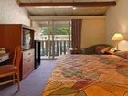 фото отеля Travelodge Newark Airport