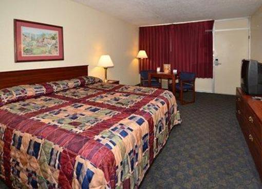 фото отеля Rodeway Inn & Suites Harriman