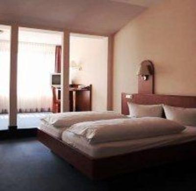 фото отеля Altmark-Hotel Schwarzer Adler