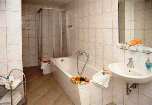 фото отеля Altmark-Hotel Schwarzer Adler