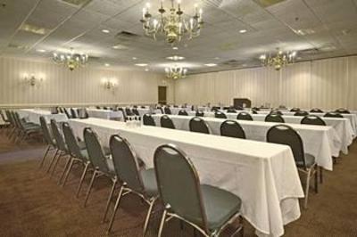 фото отеля Omaha Executive Inn & Suites
