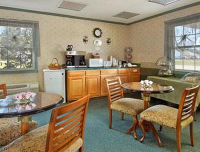 фото отеля Harrington Super 8 Motel