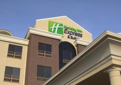 фото отеля Holiday Inn Express Hotel & Suites Pratt
