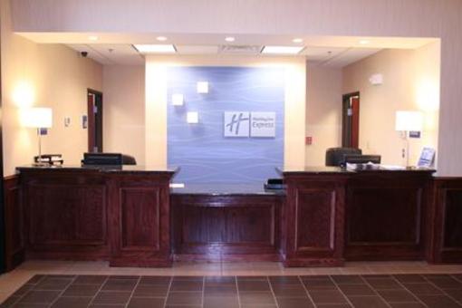 фото отеля Holiday Inn Express Hotel & Suites Pratt