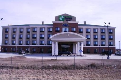фото отеля Holiday Inn Express Hotel & Suites Pratt