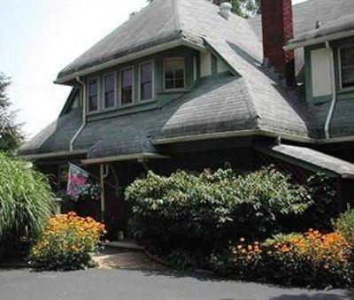 фото отеля Corner Oak Manor Bed & Breakfast Asheville