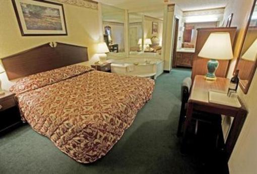 фото отеля America’s Best Inn Warren Detroit