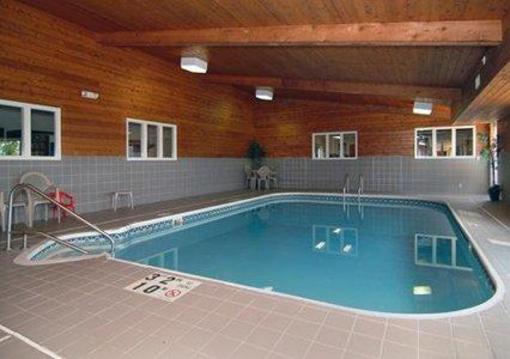 фото отеля Oskaloosa Super 8 Motel