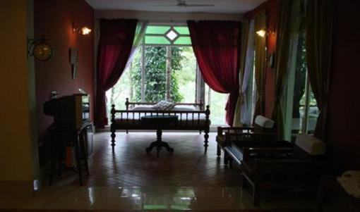 фото отеля The Lake Forest Hotel Yercaud