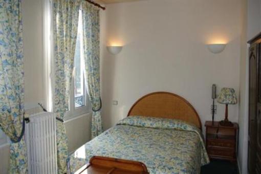фото отеля Hotel De La Gare Le Relais De Champagne Troyes