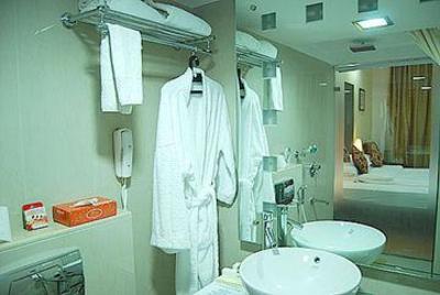 фото отеля Ambica Empire Hotel Chennai