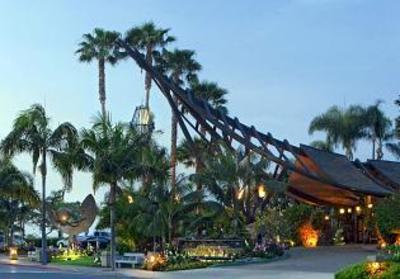фото отеля Humphreys Half Moon Inn & Suites