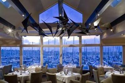 фото отеля Humphreys Half Moon Inn & Suites