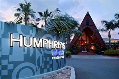 фото отеля Humphreys Half Moon Inn & Suites