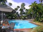 фото отеля Humphreys Half Moon Inn & Suites