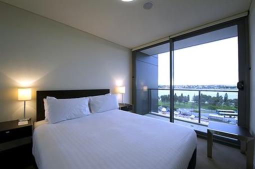 фото отеля Chifley Executive Suites