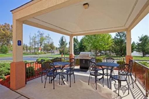 фото отеля Candlewood Suites Somerset