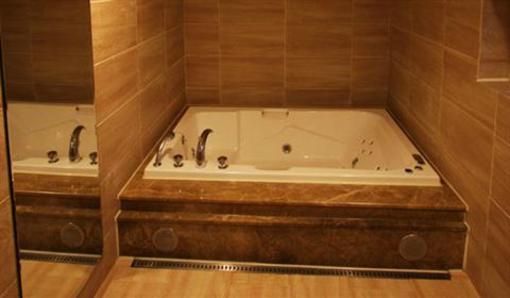 фото отеля DH Renaissance Hotel