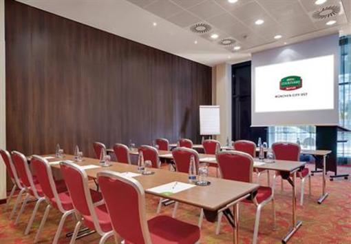 фото отеля Courtyard by Marriott Munchen City Ost