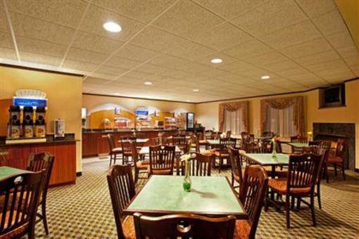 фото отеля Holiday Inn Express Racine I-94 at Exit 333