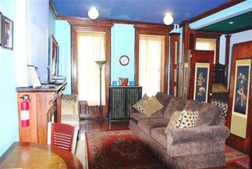 фото отеля The Missing Lantern Guest House New York City