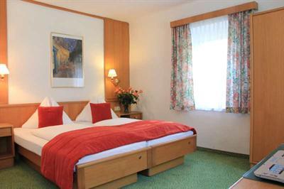 фото отеля Hotel Auwirt Hallein