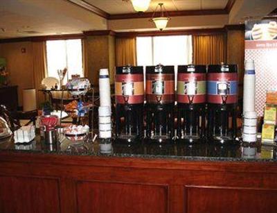 фото отеля Hampton Inn Marlborough