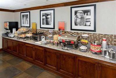 фото отеля Hampton Inn Marlborough