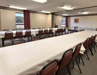 фото отеля Ramada Limited Hotel Strasburg