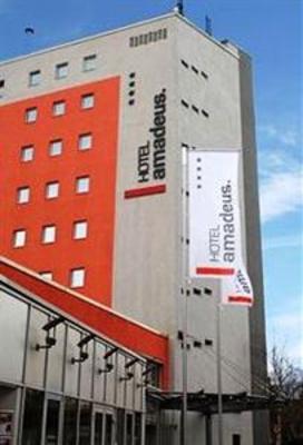 фото отеля Hotel Amadeus Hannover
