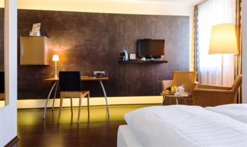 фото отеля Hotel Amadeus Hannover