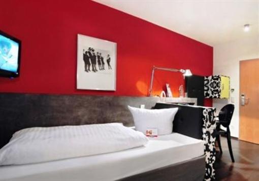 фото отеля Hotel Amadeus Hannover