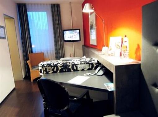 фото отеля Hotel Amadeus Hannover