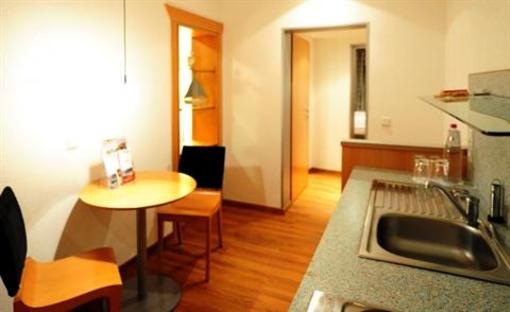 фото отеля Hotel Amadeus Hannover