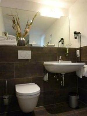 фото отеля Hotel Lindenhof Luebeck