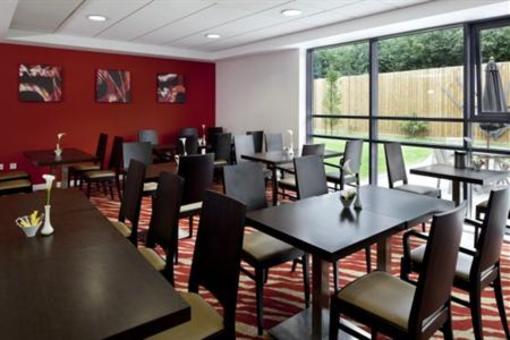 фото отеля Holiday Inn Express Banbury M40 Jct.11