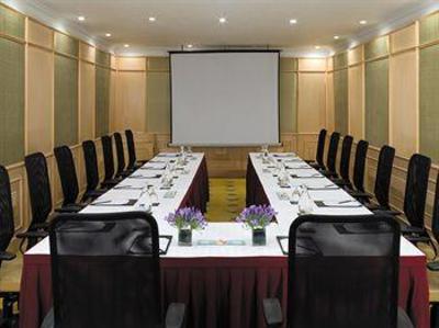 фото отеля Vivanta by Taj - Ambassador, New Delhi