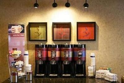 фото отеля Hampton Inn & Suites Cedar Rapids - North