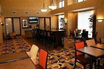 фото отеля Hampton Inn & Suites Cedar Rapids - North