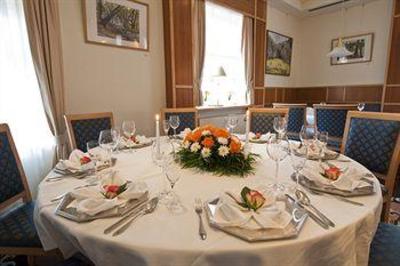 фото отеля Schlosshotel Grosser Gasthof Van Der Valk Ballenstedt