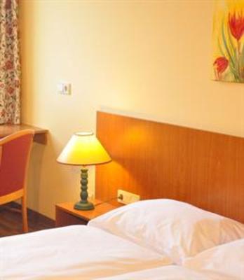 фото отеля Stadthotel Deutsch Wagram