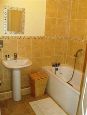 фото отеля Flexi Lets Farnborough