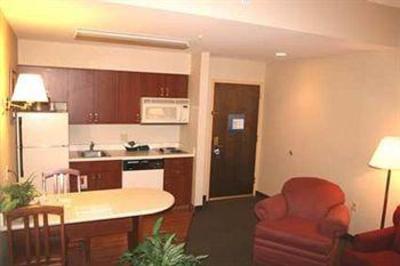 фото отеля Hampton Inn and Suites Newtown