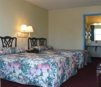 фото отеля Red Carpet Inn Piqua