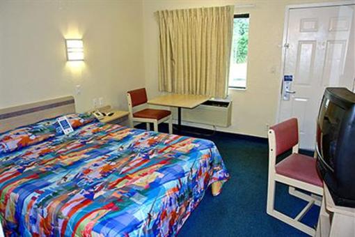 фото отеля Motel 6 Lantana