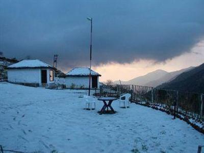 фото отеля Kamp Land Nature Resort Nainital