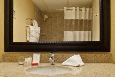 фото отеля Ramada Inn and Conference Center - East Hanover