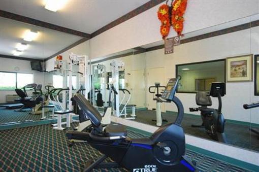 фото отеля Best Western Inn & Suites Byron