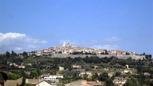 фото отеля Hotel La Franc Comtoise Villeneuve-Loubet