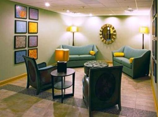 фото отеля Holiday Inn Express & Suites Thornburg I-95 Exit 118